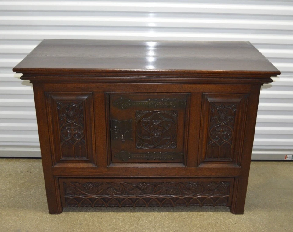 Armário de aparador antigo do século XIX neogótico carvalho buffet esculpido em vitoriano - Imagem 2 de 4