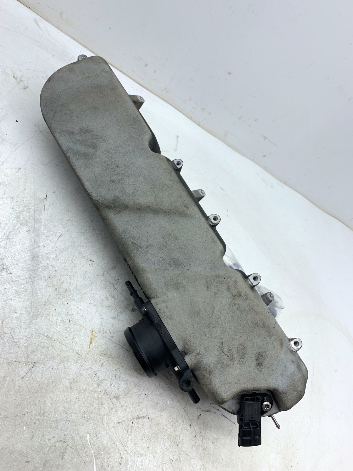2019 ASTON MARTIN DBS SUPERLEGERRA LH LEFT SIDE AE31 5.2L V12 INTAKE MANIFOLD