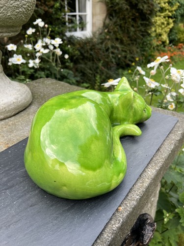 KATZE - EINE KERAMIK LIMETTENGRÜN GLASIERT LEGENDE KATZE MIT KNISTERNDER PATINA 30cm lang - Bild 3 von 9