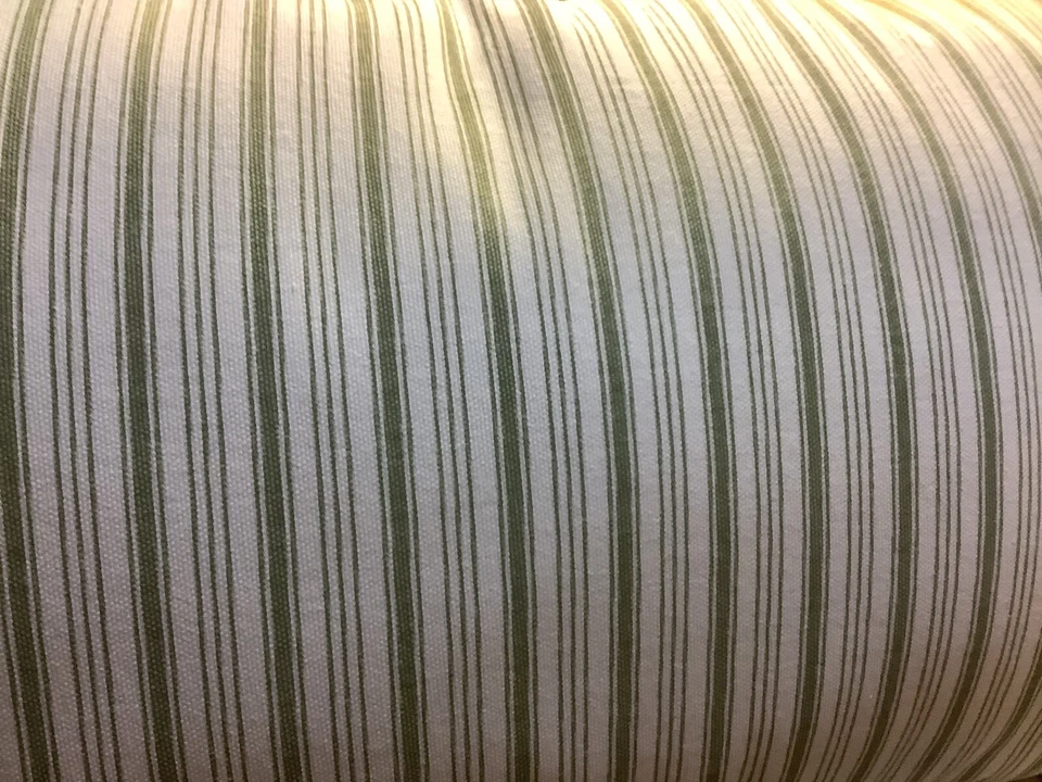 大号矩形枕头 ~ 绿色/白色 ~ 蓬/条纹 ~ 23 英寸 x 13 英寸 ~ 纯白色背面 ~ 很好 — 第 2/4 张图片