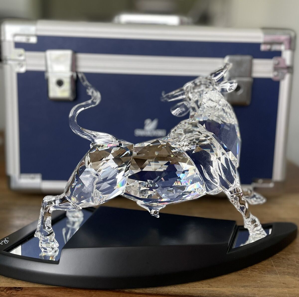 Swarovski Crystal Large Bull Figurine 2004 Limited Edition Swarovski Crystal Large Bull Figurine 2004 Limited Edition