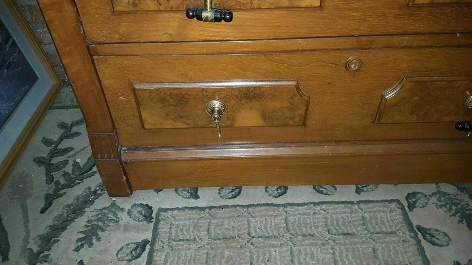 Cómoda tocador vintage VICTORIAN EASTLAKE con espejo adjunto Foto 4 de 4