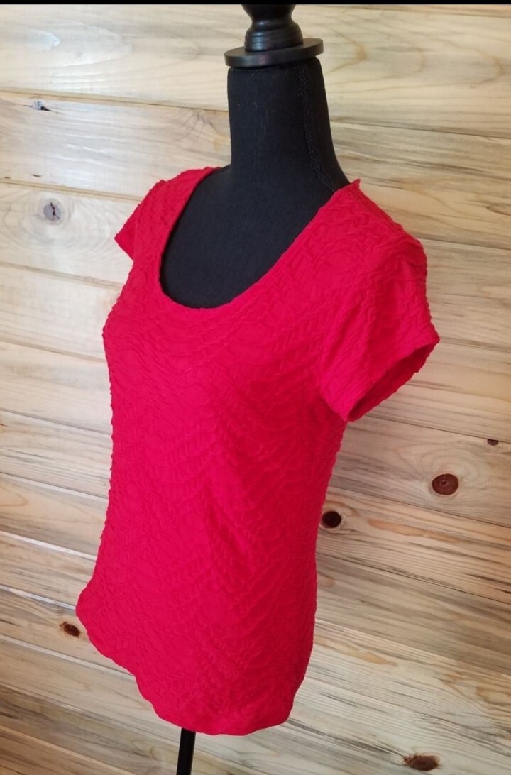 Liz Claiborne Career Ladies Red Blouse Size Medium thumbnail 2