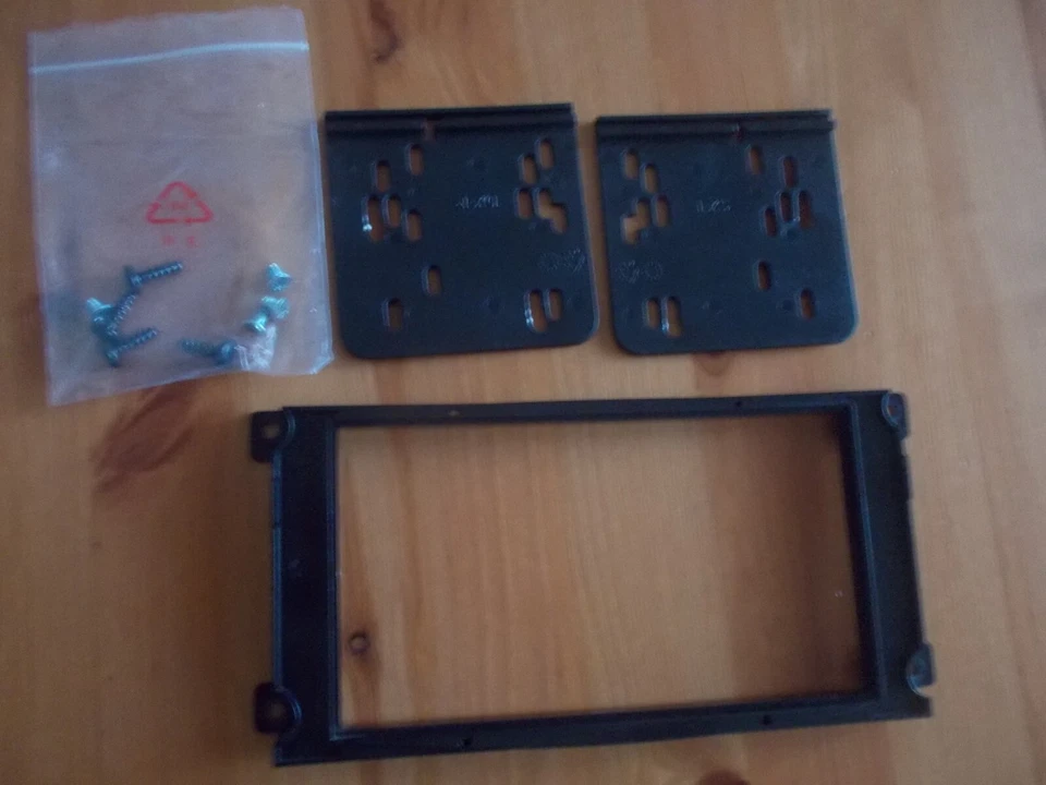 KIT AUTORADIO STEREO MASCHERINA 2DIN FORD FOCUS MK2 - Immagine 3 di 4