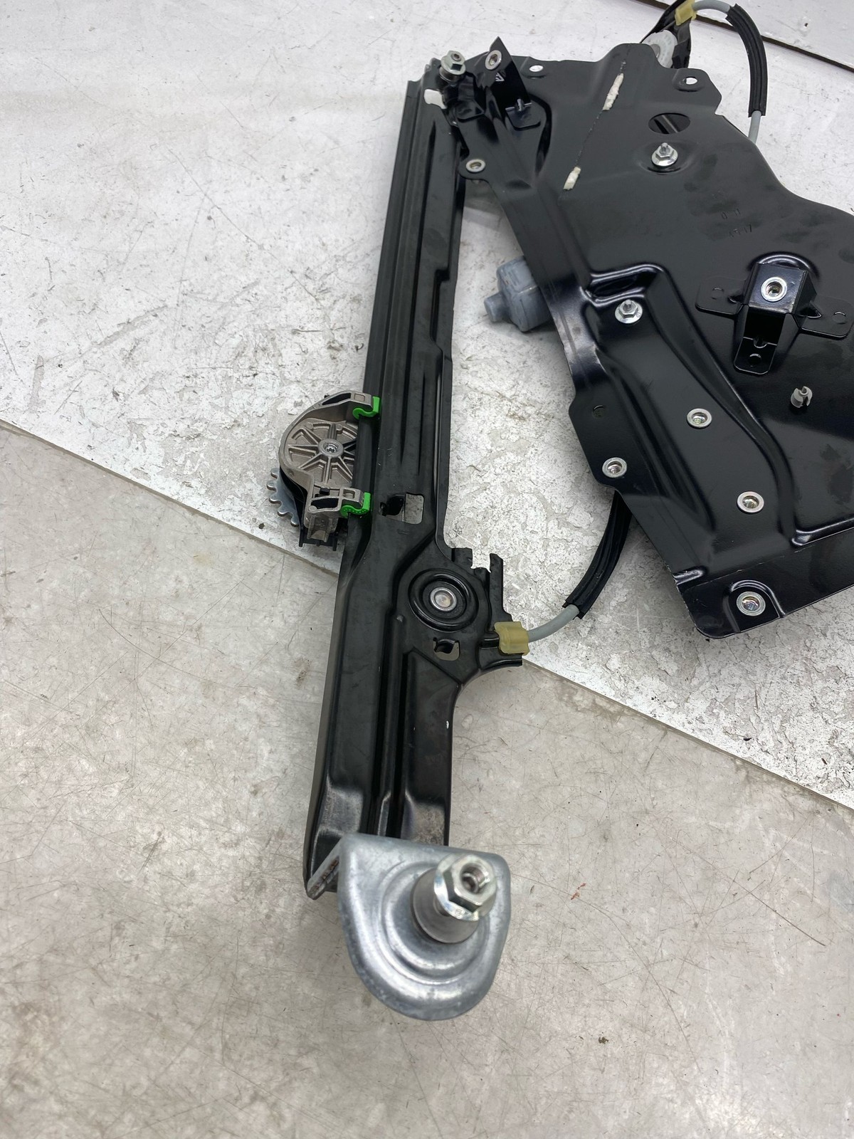 2017-2024 MASERATI LEVANTE OEM REAR LEFT DOOR GLASS WINDOW REGULATOR W/ MOTOR