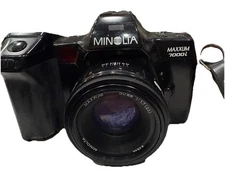 Minolta Maxxum 7000AF 35mm SLR Film Camera with 50mm zoom