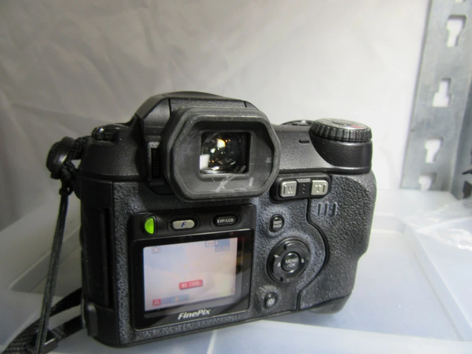 Fujifilm FinePix S5500, photo 2 of 3