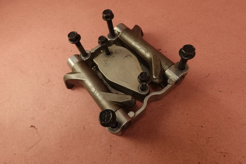 Placa de montaje de soporte de brazo basculante delantero Harley Davidson Road Glide FLTR 07-16 Foto 2 de 4