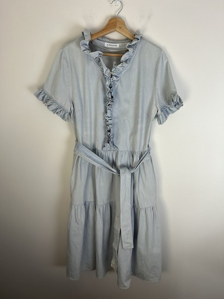 ALESSANDRA Denim Midi Dress Size Medium Light Blue Ruffles Waist Belt Cotton 