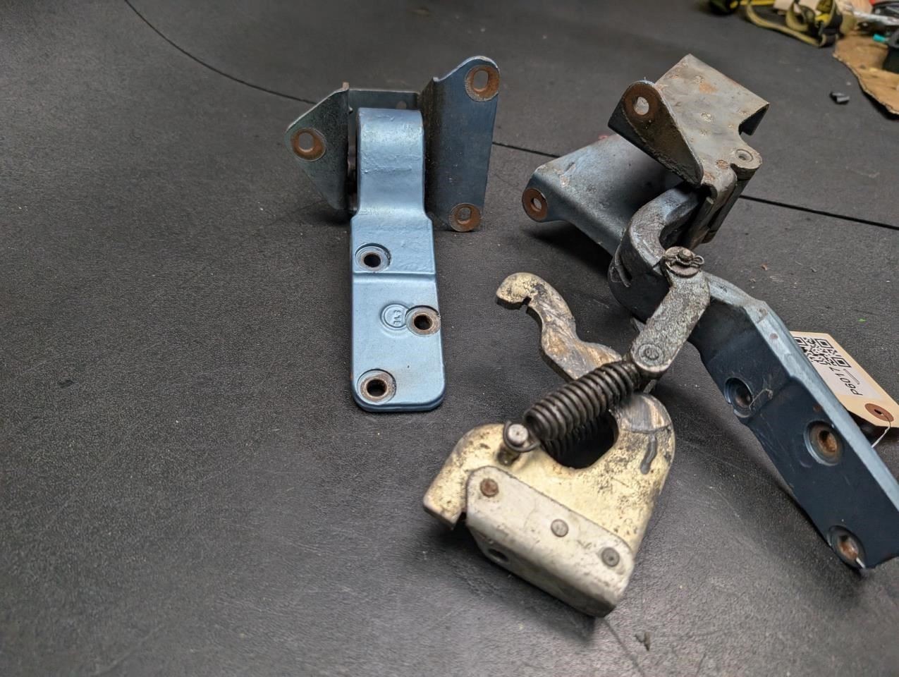 Rolls-Royce Silver Spirit 1981-1988 Front Left Upper Door hinges Set
