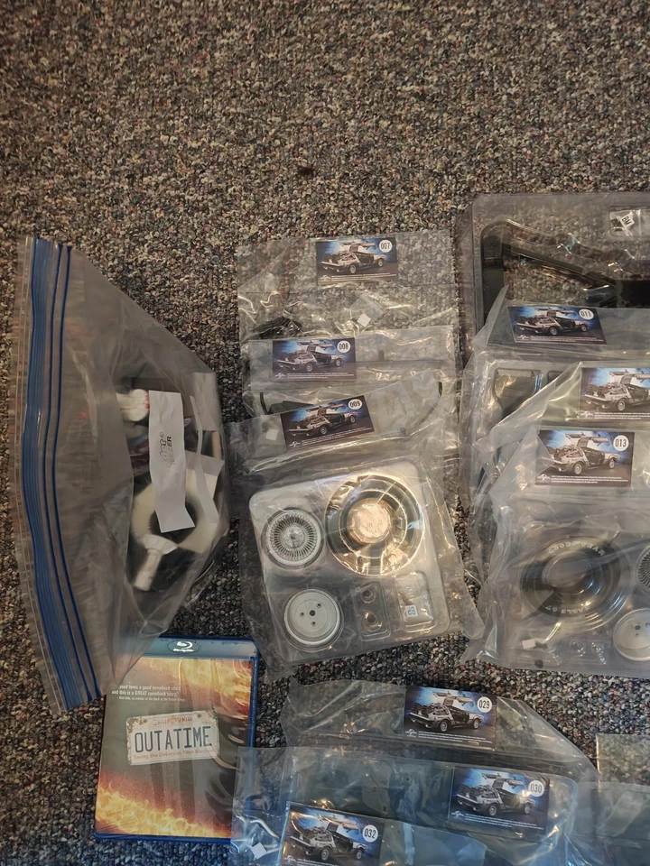 Eaglemoss 1:8 Scale Model Build The Delorean Issues 1-46 - Image 2 of 4