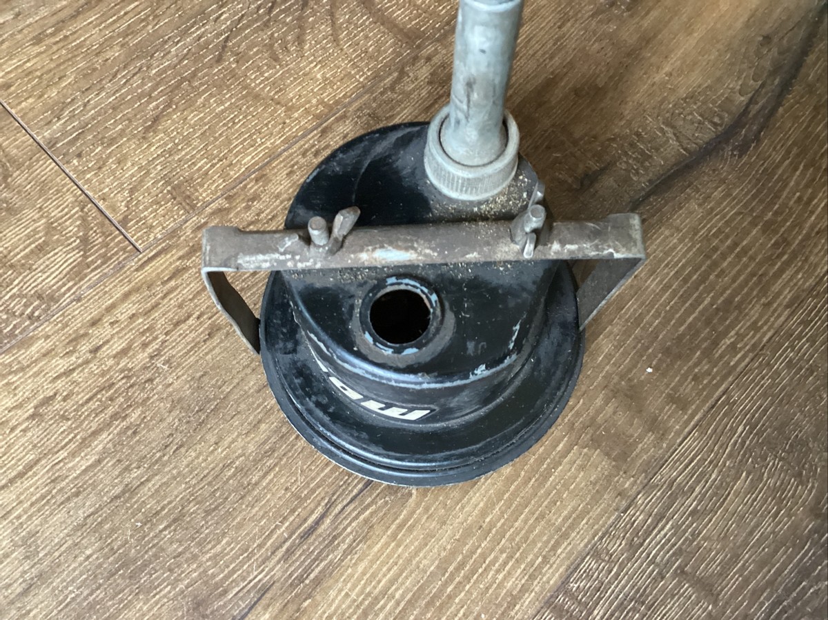 VINTAGE JONES MOROSO CABLE DRIVE 9K TACHOMETER DL-429