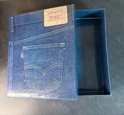 Levi's 501 Gift Presentation Storage Sales Box; Dark Wash Jeans Cover Lid - Picture 2 of 6