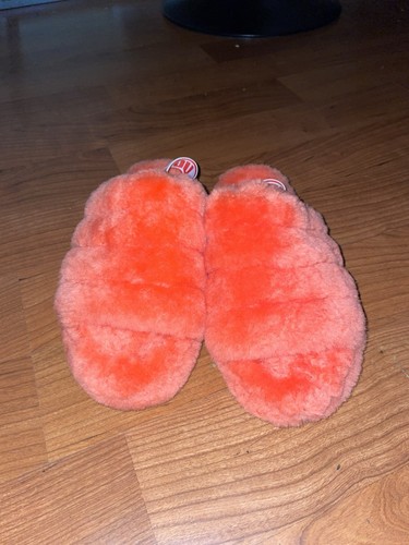 UGG WOMENS FLUFF YEAH RED CURRANT SLIPPER SLIDES 