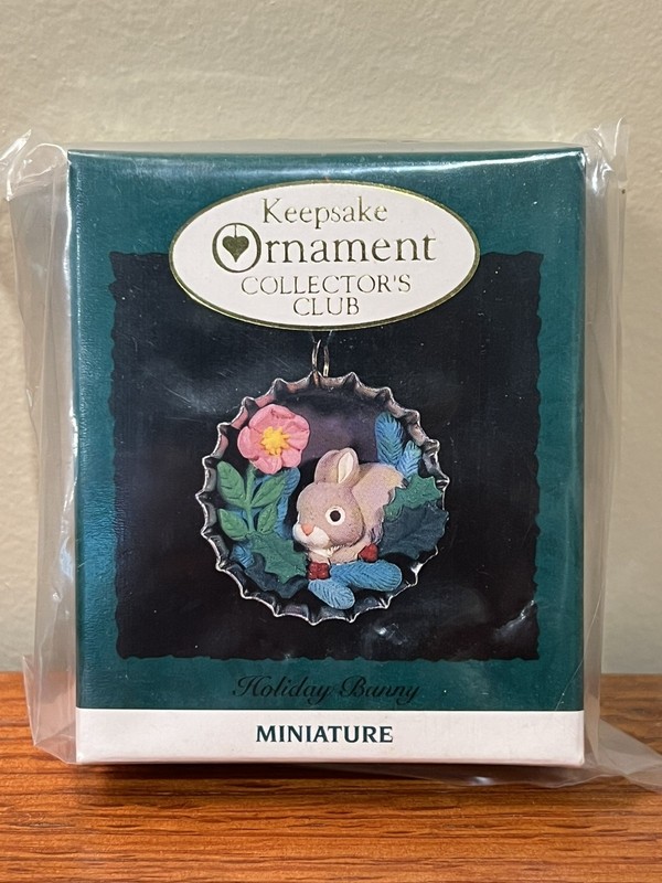 Hallmark Keepsake Ornament Collector’s Club “Holiday Bunny” in Bottle Cap 1994