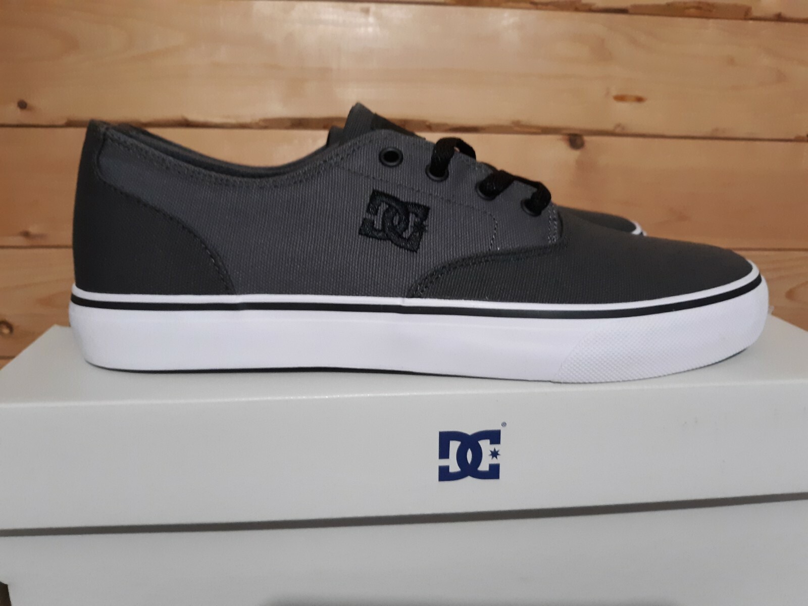 skater trainers dc