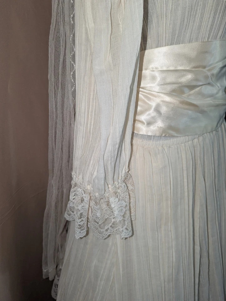 Vestido de novia y velo de encaje blanco roto vintage años 70 Gunne Sax Prairie Foto 4 de 4