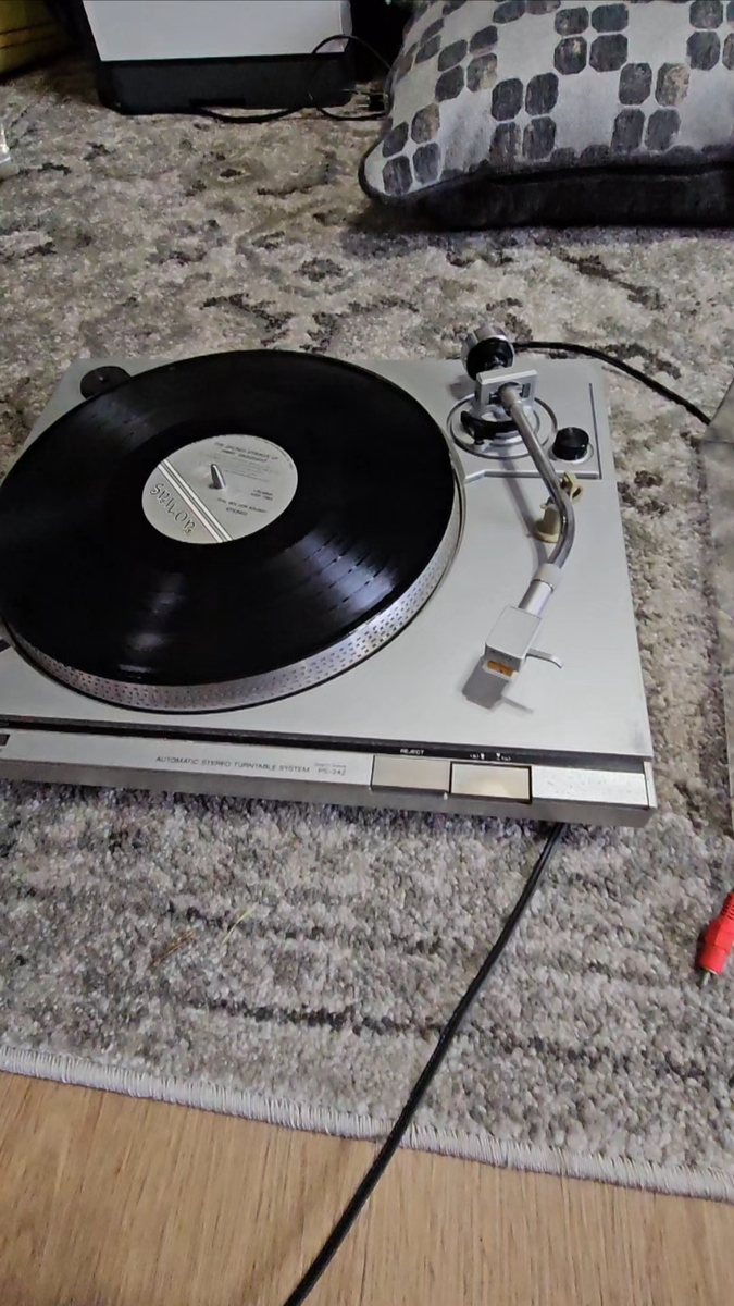 Working Sony PS-242 Direct Drive Turntable Record Player - VL 37G