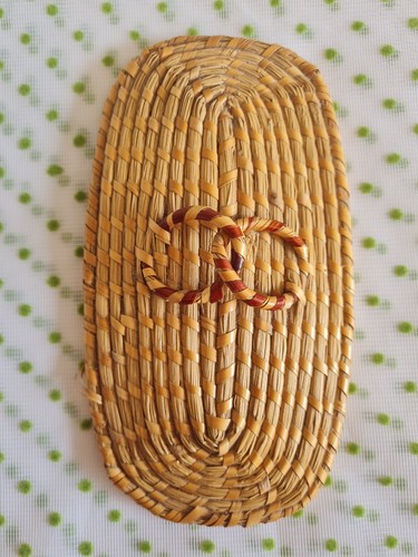 Vintage Wicker Lined Storage Basket With Lid. - Picture 12 of 14