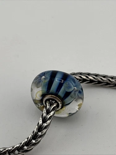 TROLLBEADS Blue Flowers On Striped Blue Base Unique New #381 - 第 2/6 張圖片