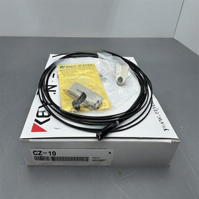 ONE NEW Keyence in box CZ-10 CZ-10 Fiber Sensor