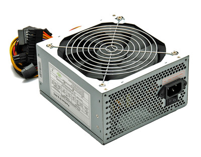 580 WATT ATX PC Computer W Netzteil SATA PCI-E 120mm SILENT Lüfter 12cm 20+4 Pol