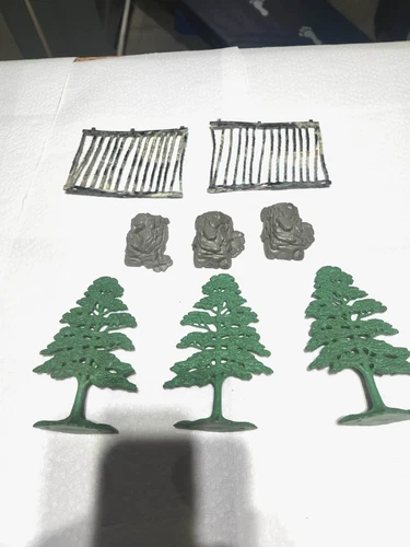 MARX CIVIL WAR, REVOLUTIONARY WAR ,ROCKS, TREES, AND BARBED WIRE FROM PLAYSETS,