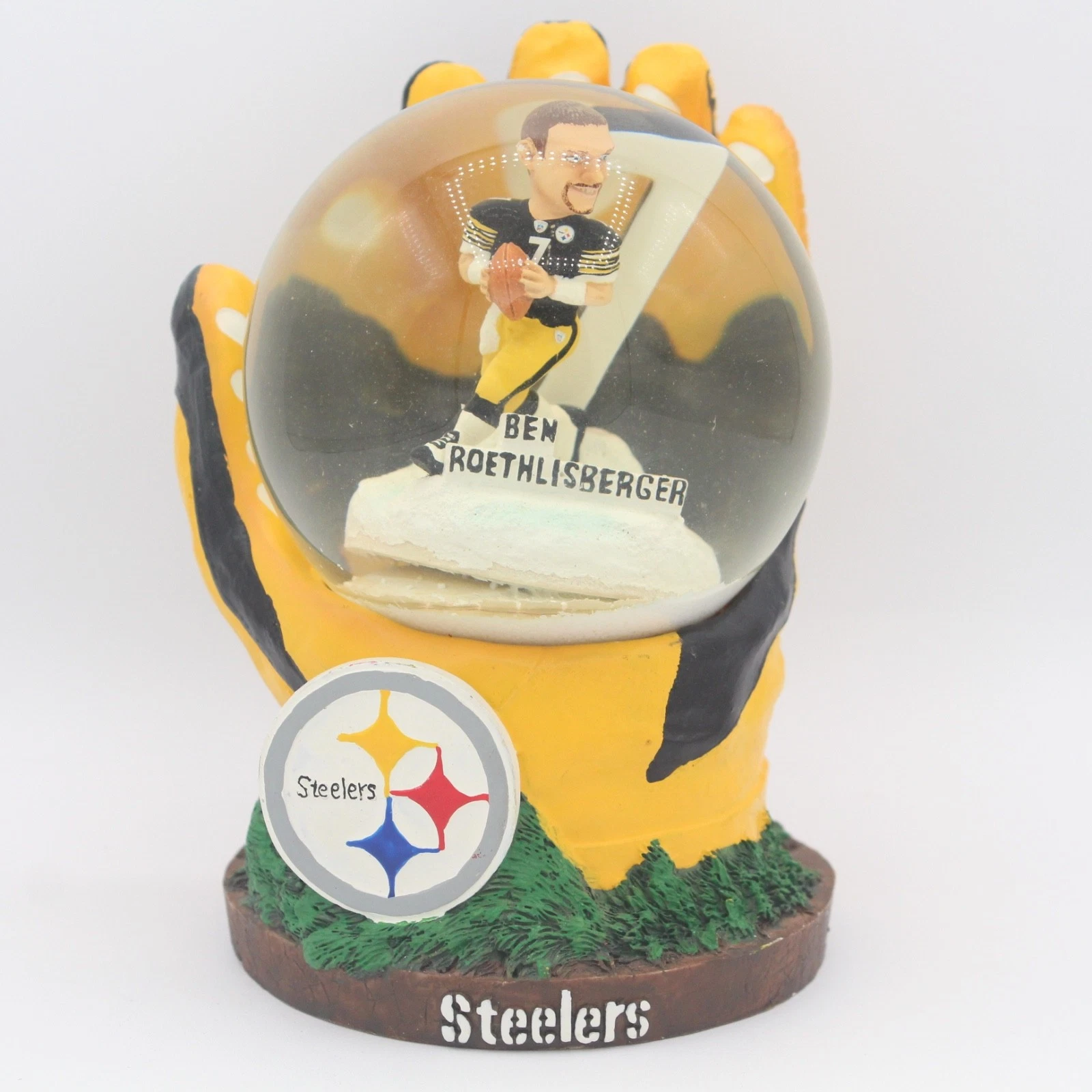 Ben Roethlisberger Pittsburgh Steelers Water Snow Globe on glove SGNFPLPSBR