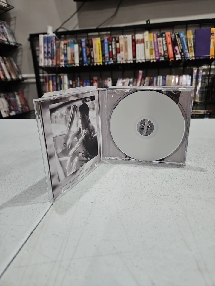 Nick Jonas - Nick Jonas CD 💿 CASE CRACKED - SELLING AS JUST DISC DUE TO CASE Foto 2 de 4