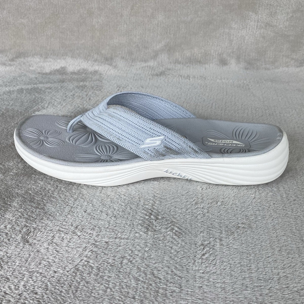 Skechers Go Walk Flex Womens Flip Flop Sandals Size 10 Gray