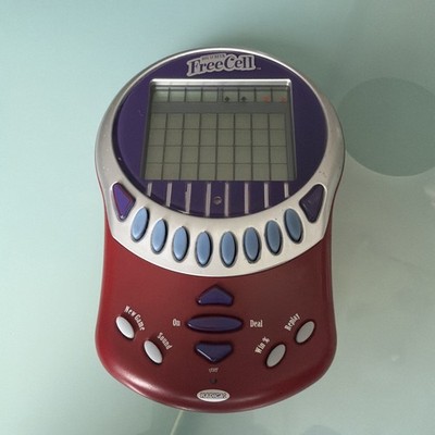 Radica Big Screen FreeCell Solitaire Electronic Handheld Game TESTED