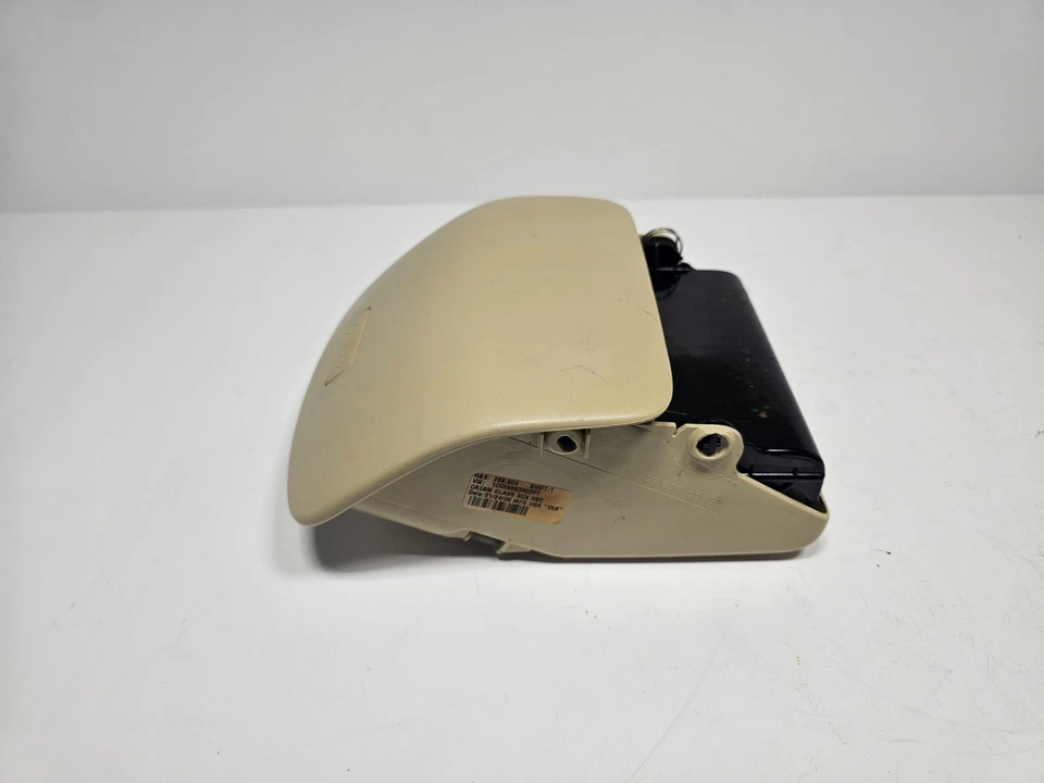 Caja de almacenamiento para gafas de sol de techo Volkswagen Beetle 98-10 crema ICO868839C3PT Foto 3 de 4