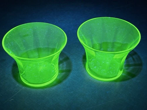 Set 2 Vintage Green Depression Uranium Glass Jello Molds Cups Shot Glasses  2”