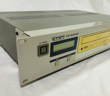 TASCAM CD-D4000 CD DUPLICATOR Professional CD-ROM/CD-R Drive 2U AC100V 50/60Hz