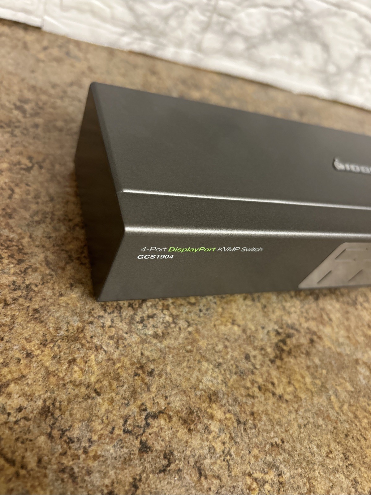 IOGEAR 4 Port 4K DisplayPort MST KVMP Switch GCS1934M Untested No AC Adapter