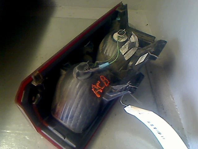 Gebrauchtes Linkes Rücklicht HUMMER H3 Phase 1 - 3.5i 220PS L52 - - Bild 2 von 2