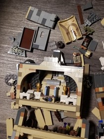 LEGO Harry Potter Hogwarts Castle & 8 Minifigures Set Missing parts Please View 