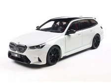 2025 BMW M5 Touring Alpine White Diecast 1:18 Scale Model - Solido S1814802