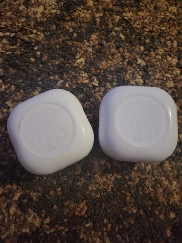 Używany, ale dobry: etui Samsung Galaxy Buds Pro białe + 1 słuchawki - Zdjęcie 2 z 5