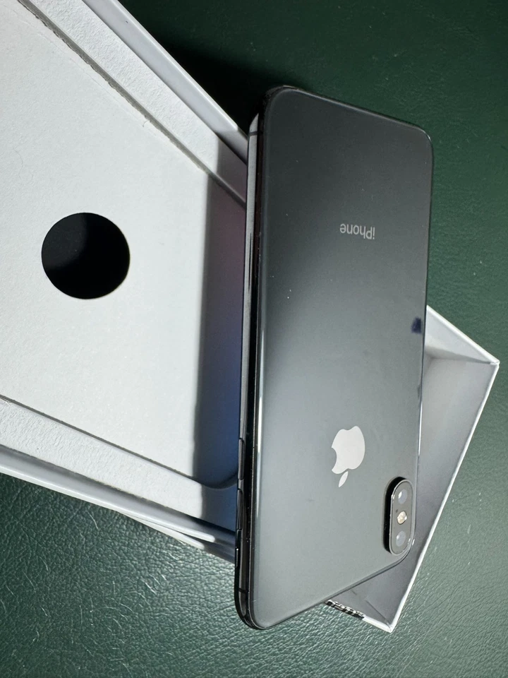 Apple iPhone XS - 64GB - (Sbloccato) Nero  - Immagine 3 di 3