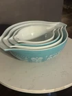 Pyrex 'Butterprint' Cinderella nesting mixing bowls by Corning Glass Works