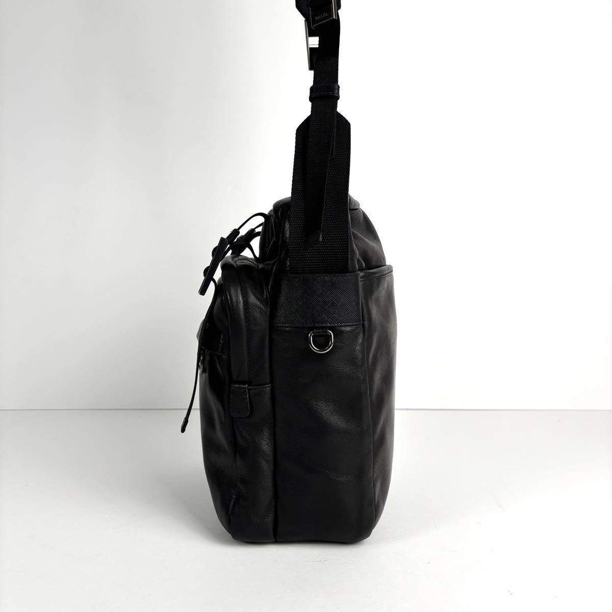 beautiful PRADA triangular logo shoulder bag came… - image 5