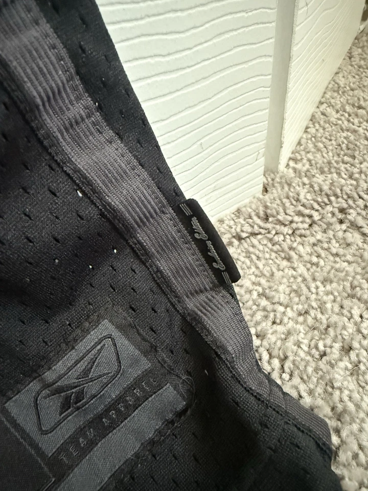 Camiseta Blackout Vintage Edição Exclusiva LA Lakers Kobe Bryant Reebok #8 Média - Imagem 4 de 4