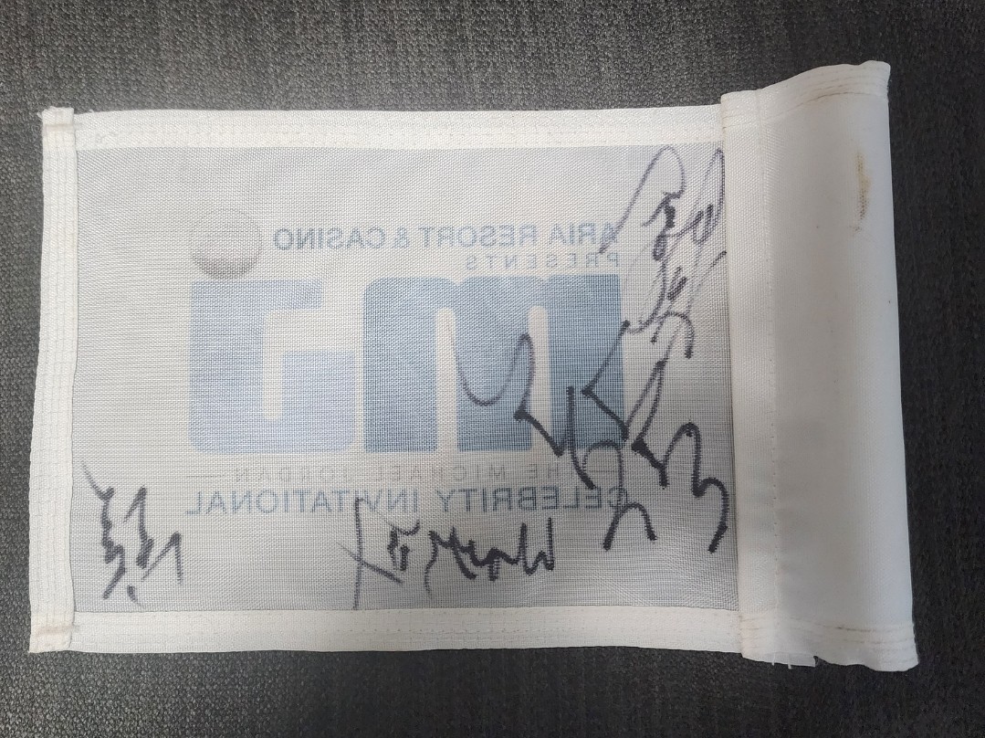 Michael Jordan Celebrity Inv. Golf Flag Auto Griffey, Rice, Phelps, Gretzky PSA view 2
