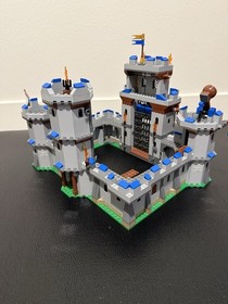 LEGO Castle King's Castle 70404 /100% COMPLETE  Set w/ Minifigs & Instructions