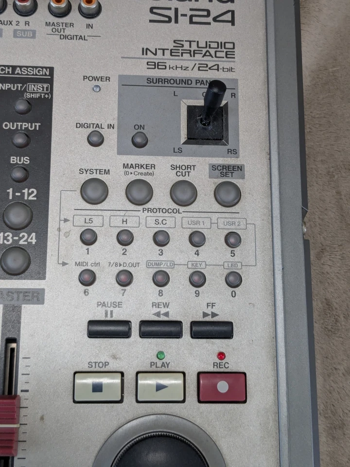 Roland SI-24 Studio Interface 56 kHz 24-bit No Power Cord - Image 4 of 4
