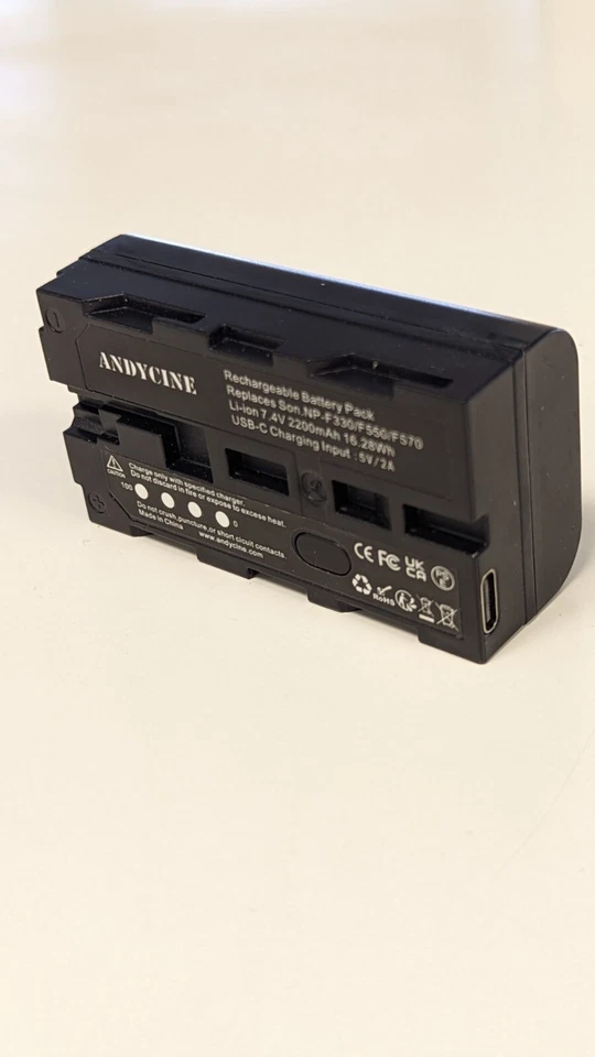 Paquete de baterías de iones de litio NP-F550 NP-F750 NP-F970 puerto de carga USB-C incorporado Foto 2 de 2