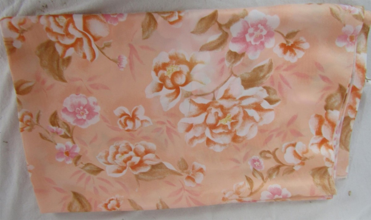 VTG 80S PEACH PINK FLORAL HAWAIIAN POLYESTER FABRIC 3 YDS .X 44