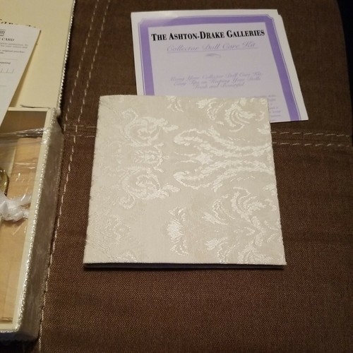 Collector doll care kit by Ashton Drake galleries - Picture 5 of 7