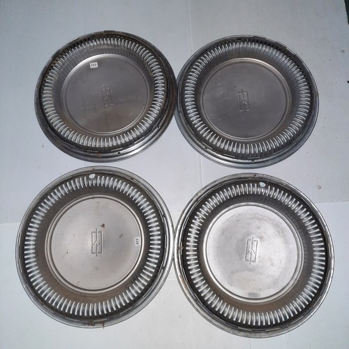 Vintage Oldsmobile 16" Hubcaps Wheel Cover Set of 4 - Picture 7 of 12